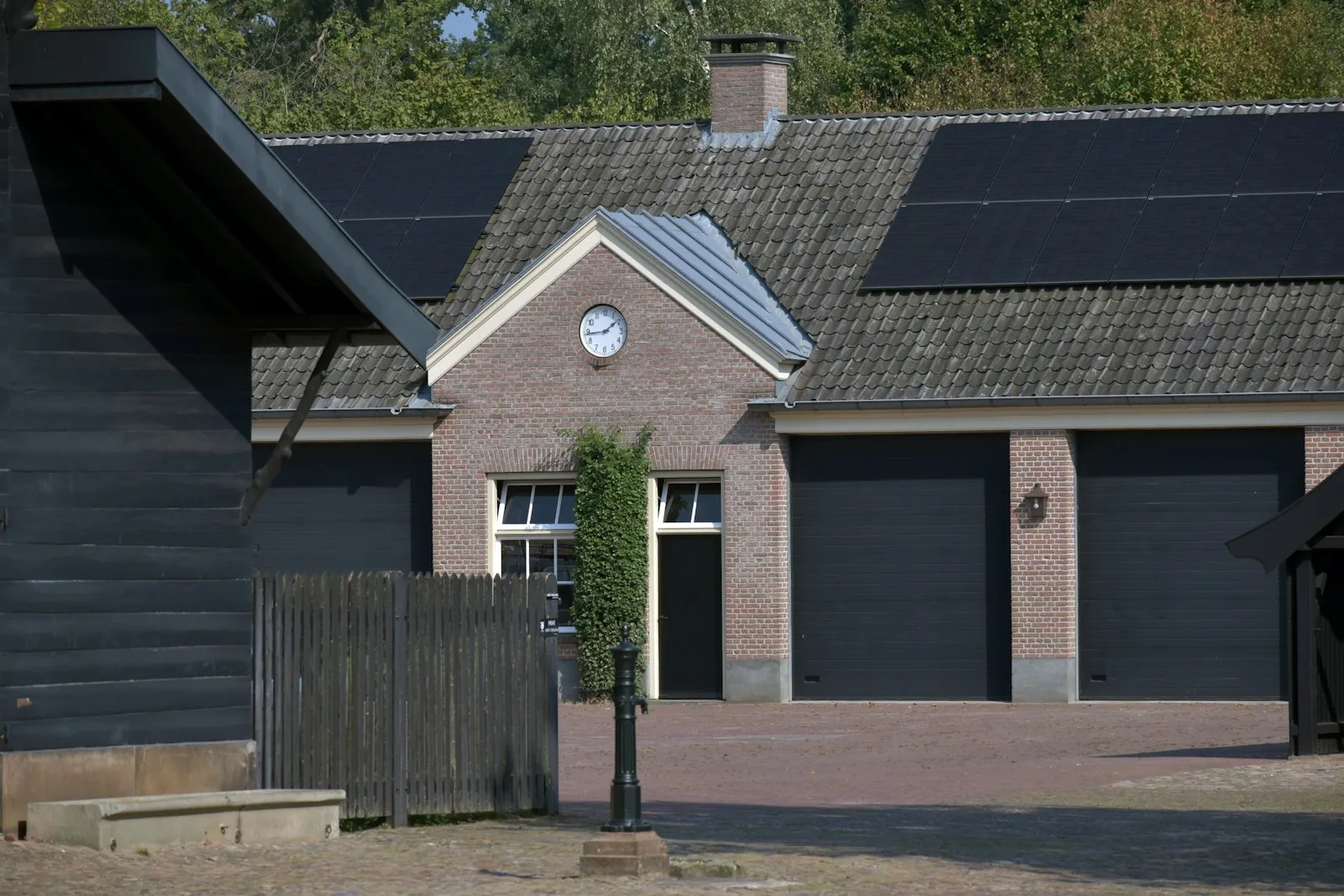 Zonnepanelen Onderhoud Rotterdam: Kosten & Tips 2026